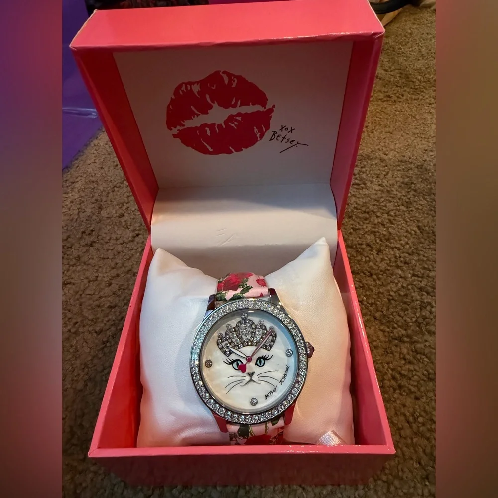 Lot of 11 Vintage Retired Betsey Johnson Watches - Picture 8 of 12